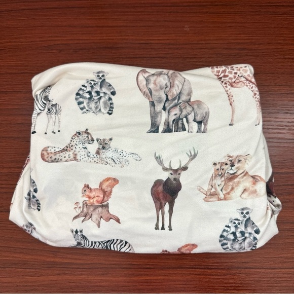 Safari Animal (Lions, Elephants, Zebras etc) print crib sheet by Totaha - Picture 1 of 6